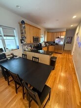 1119 W Addison St in Chicago, IL - Building Photo - Building Photo