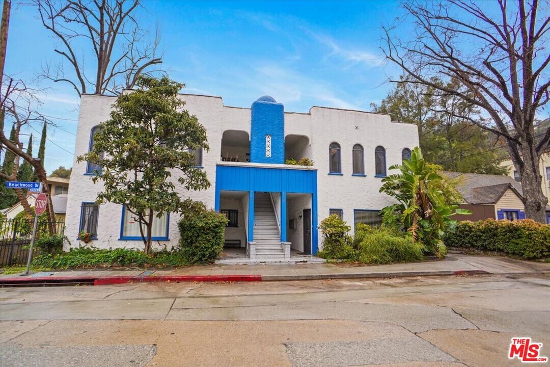 6100 Glen Oak St in Los Angeles, CA - Building Photo