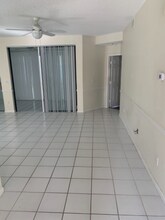 8073 Aberdeen Dr in Boynton Beach, FL - Building Photo - Building Photo