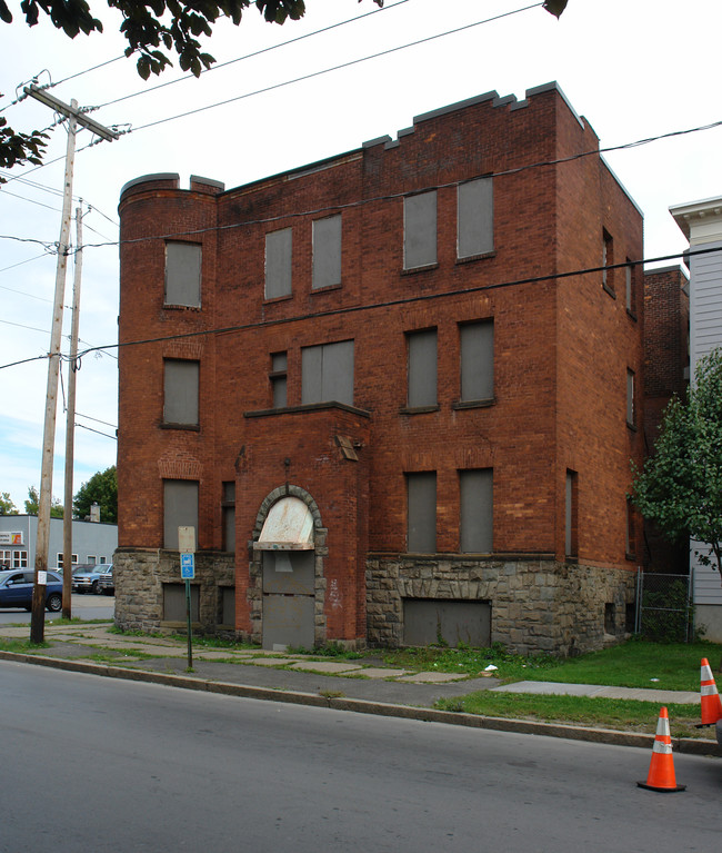 100-104 Hobart St in Utica, NY - Building Photo - Building Photo