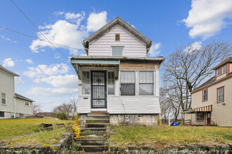 1216 Erie St in East Liverpool, OH - Building Photo - Building Photo