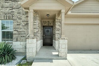 3209 Ortman Dr in Pflugerville, TX - Foto de edificio - Building Photo