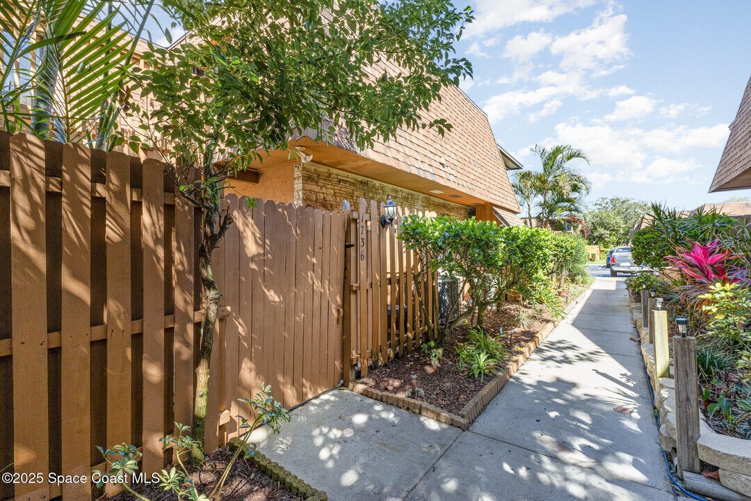 1736 S Park Ave in Titusville, FL - Building Photo
