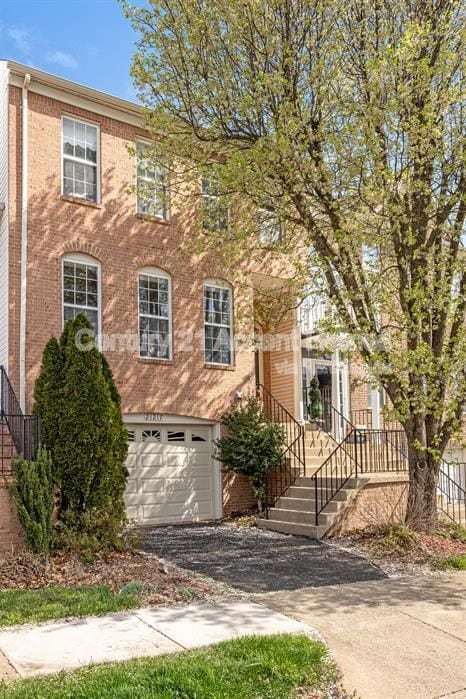 21217 Millwood Square in Sterling, VA - Building Photo - Building Photo