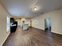 5657 Village Pond Cir in Jacksonville, FL - Foto de edificio - Building Photo