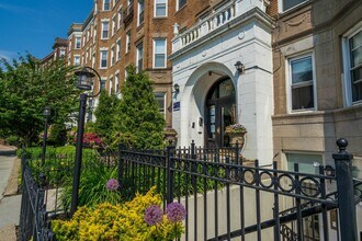 117 Park Drive in Boston, MA - Foto de edificio - Floor Plan