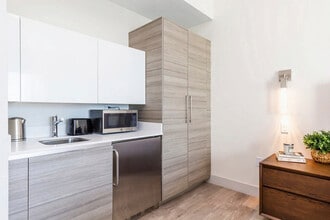 327 Pierce St, Unit SI ID1227258P in Hollywood, FL - Foto de edificio - Building Photo