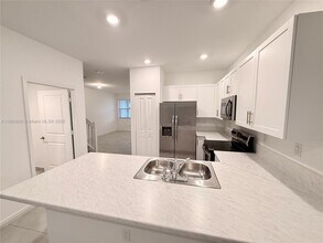 2620 SE 11th Ct in Homestead, FL - Building Photo - Building Photo