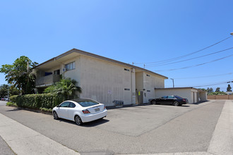 7521 Volga Dr in Huntington Beach, CA - Building Photo - Building Photo