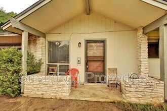 1740 Rutland Dr in Austin, TX - Building Photo - Building Photo