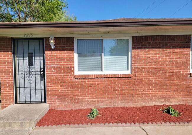 property at 3815 N Grand Ave