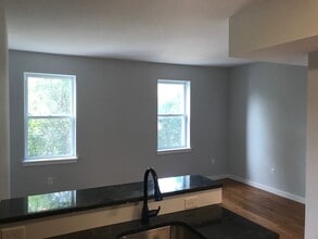 221 Market St, Unit 221 Unit A in Camden, NJ - Building Photo - Building Photo