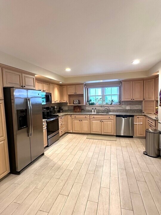 219 Leyden St in Boston, MA - Building Photo