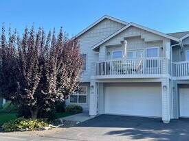 221 Parkway Dr in Manson, WA - Building Photo