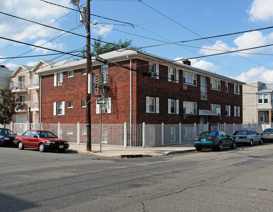 181 1st Ave W in Newark, NJ - Foto de edificio