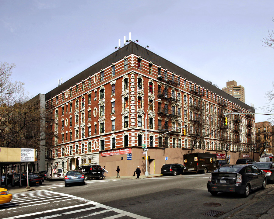 Villa Hermosa in New York, NY - Building Photo