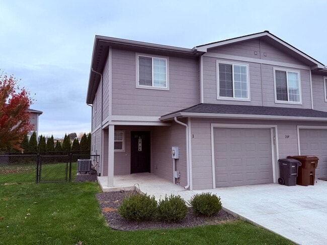209 N 76th Ave