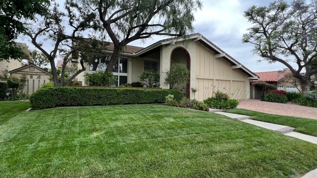 property at 10692 Albany Cir