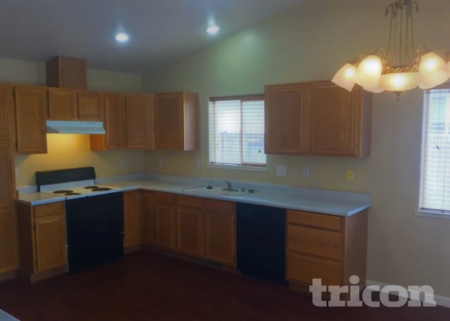 600 Blue Skies Dr in Sparks, NV - Foto de edificio - Building Photo