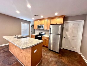 3570 Spottswood Ave in Memphis, TN - Building Photo - Building Photo