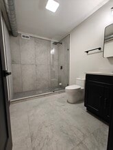 1806 S Jefferson St, Unit 01 in Chicago, IL - Foto de edificio - Building Photo