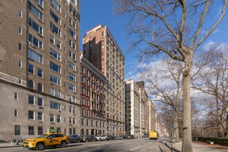 327 Central Park W in New York, NY - Building Photo - Building Photo