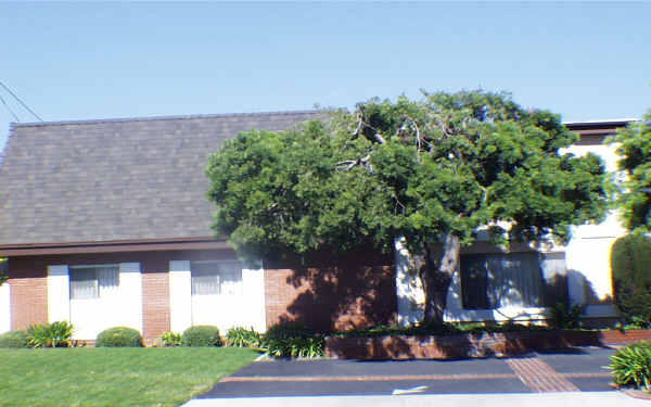 Twin Palms Apartments in Arcadia, CA - Building Photo