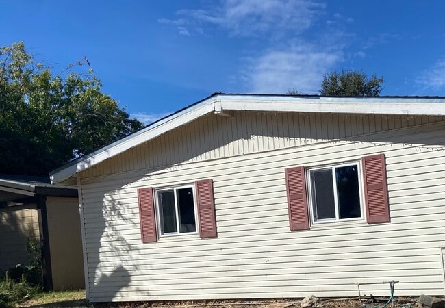 380 Deodara St