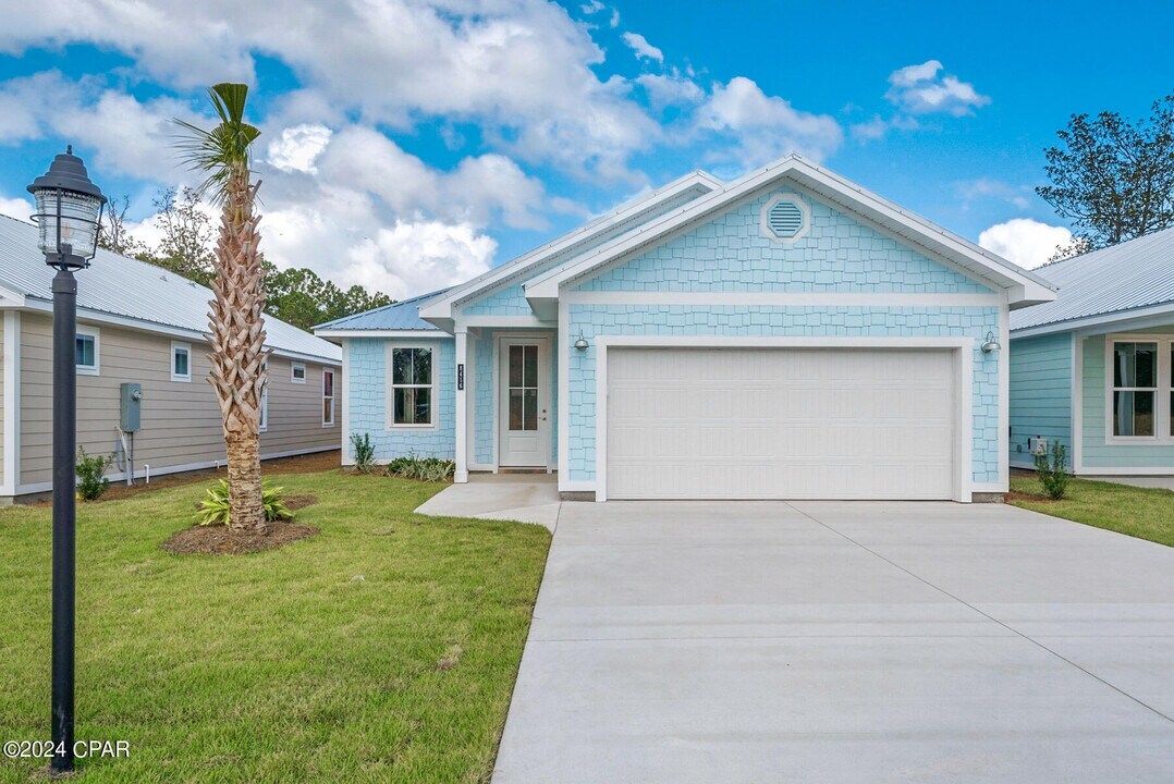 8445 Warner Pl in Panama City Beach, FL - Building Photo
