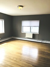 609 Oakton St in Evanston, IL - Building Photo - Building Photo
