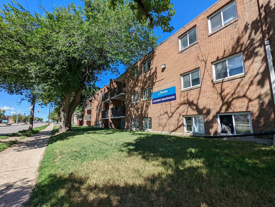 Lancelot Apartments in Saskatoon, SK - Building Photo