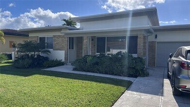1438 NE 104th St in Miami Shores, FL - Building Photo - Building Photo