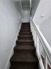 190 Winnikee Ave-Unit -2 in Poughkeepsie, NY - Foto de edificio - Building Photo