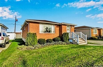 18 Mary Lou Ln in Depew, NY - Building Photo - Building Photo
