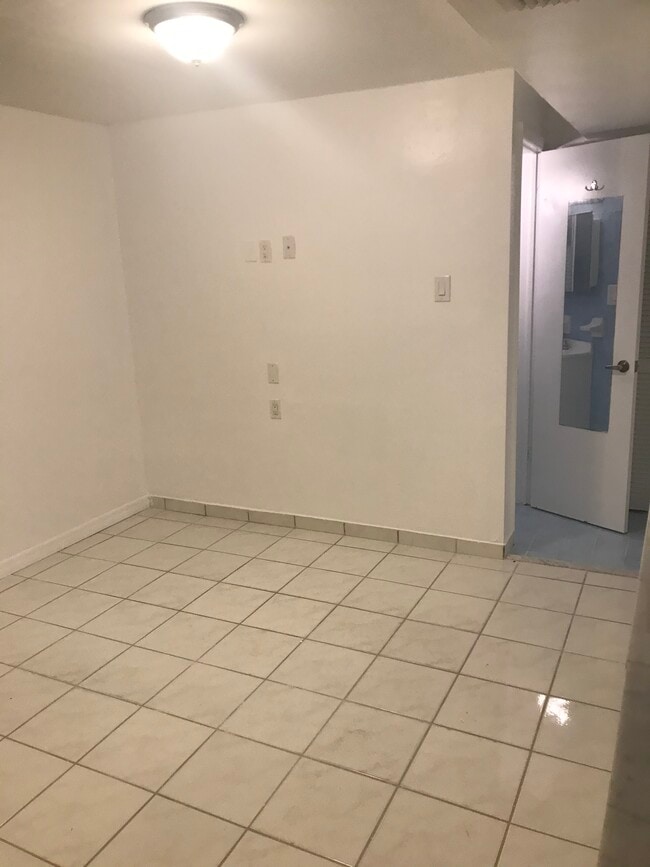 6455 SW 33rd St in Miami, FL - Building Photo - Building Photo