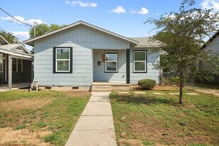 231 Carroll St in San Antonio, TX - Building Photo