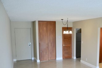 405 S Pine Island Rd-Unit -D-414 in Plantation, FL - Building Photo - Building Photo