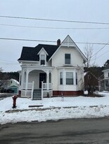 385 Spring St, Unit 1 in St Johnsbury, VT - Building Photo