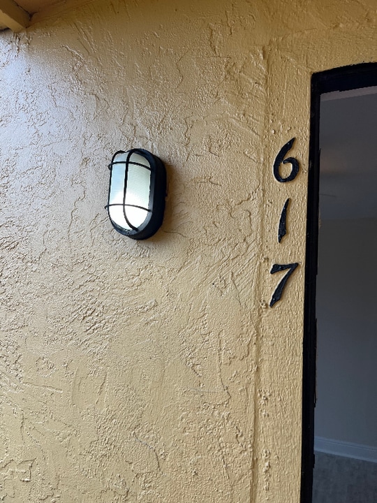 2885 Winkler Ave in Ft. Myers, FL - Building Photo