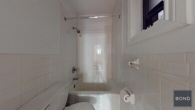 158 E 82nd St in New York, NY - Building Photo - Building Photo