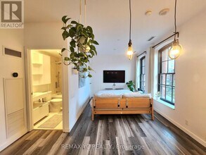 5 St Joseph St in Toronto, ON - Building Photo - Building Photo