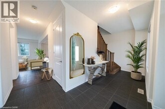 107 Cta. Heights in Hamilton, ON - Building Photo - Building Photo