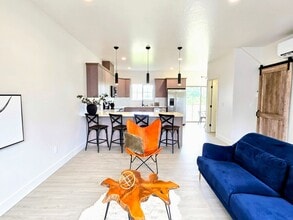 718 N Volland St in Kennewick, WA - Building Photo - Building Photo