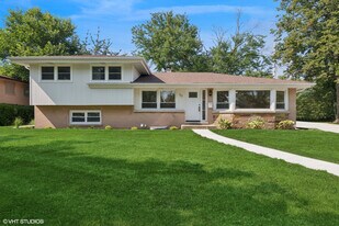 30 Crescent Dr in Glenview, IL - Building Photo