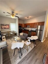 321 W 31st St in Savannah, GA - Building Photo - Building Photo