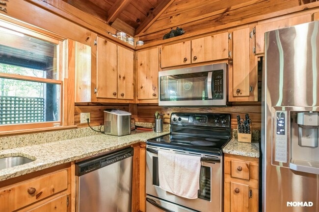 285 Bench Leg Rd in Mineral Bluff, GA - Building Photo - Building Photo