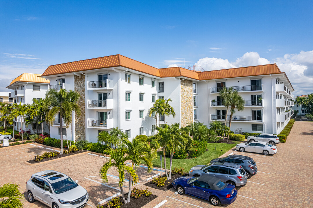 Bordeaux Club in Naples, FL - Building Photo