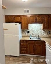 604 Wellington Pl in Matawan, NJ - Building Photo - Building Photo