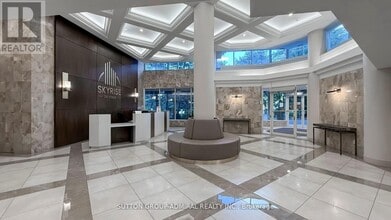 7300 Yonge St in Vaughan, ON - Building Photo - Building Photo