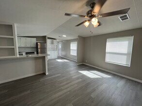 2320 Pioneer Dr in Lakeland, FL - Building Photo - Building Photo